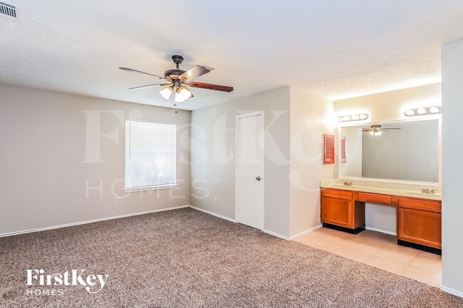 Building Photo - 2606 Olster Dr