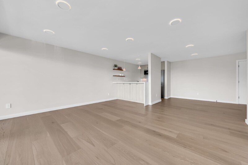 Building Photo - 232 Eden Roc Dr