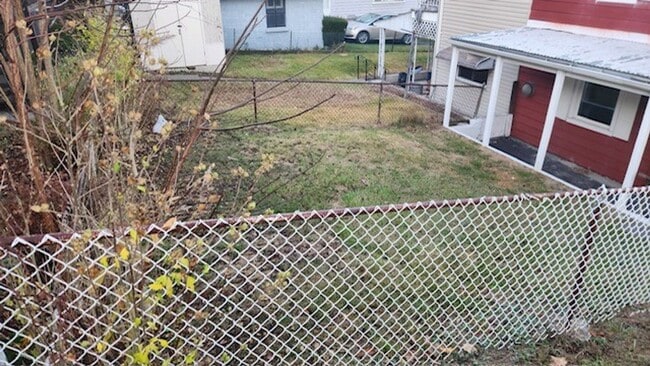 Building Photo - 3 bedroom 1 bathroom