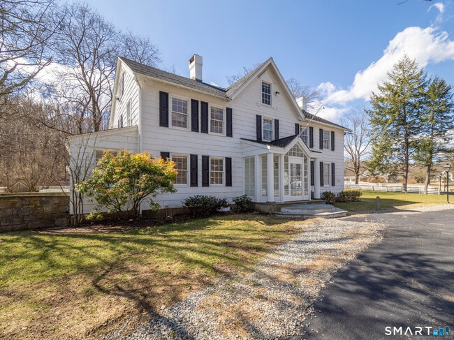 Building Photo - 523 Danbury Rd