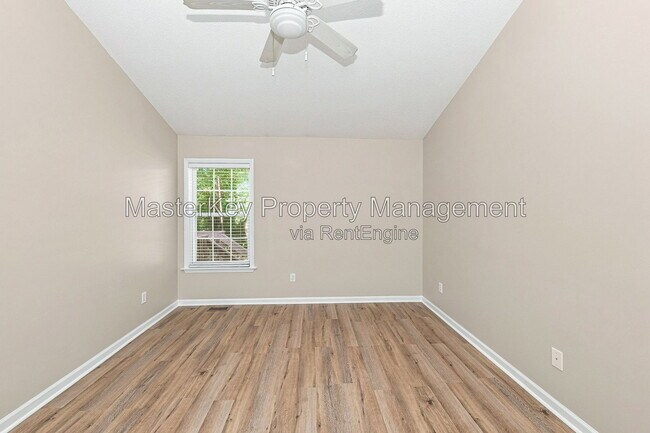 Building Photo - 201 Harvester Dr