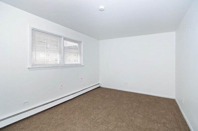 Building Photo - 14122 S School St Riverdale, IL 60827