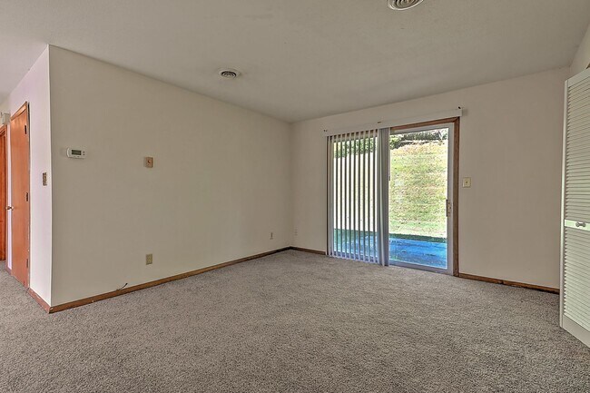 Building Photo - 2810 Antioch Rd