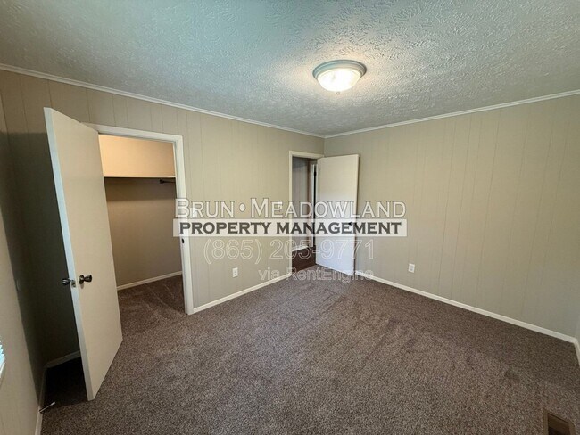 Building Photo - 7627 Alki Ln SW