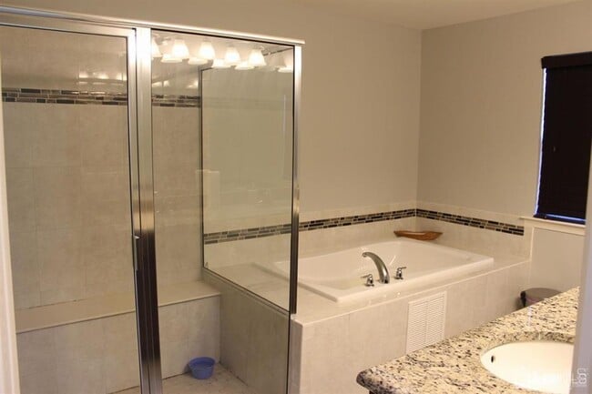 Building Photo - 202 Downey Ln