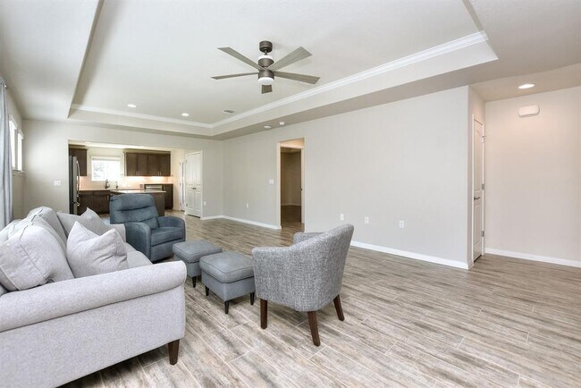 Building Photo - 220 Comal Ln