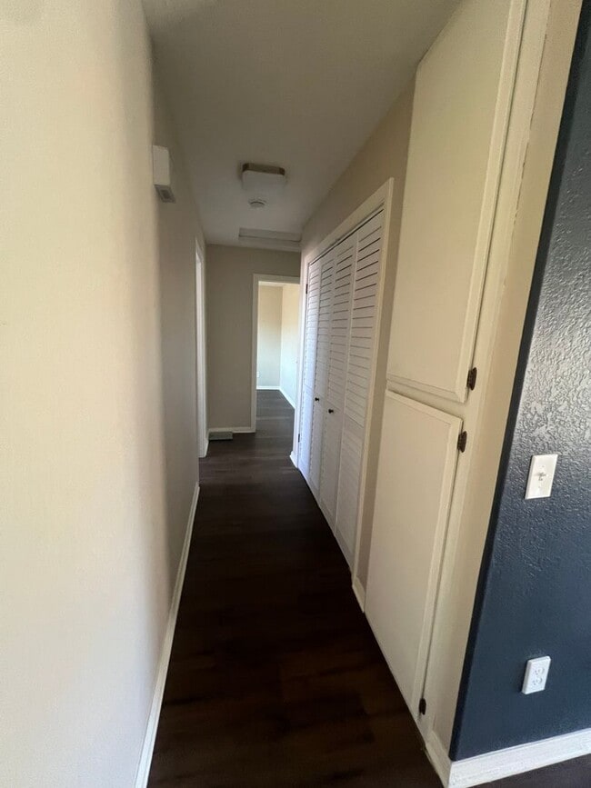 Building Photo - Lovely Condo bordering North Park & South ...