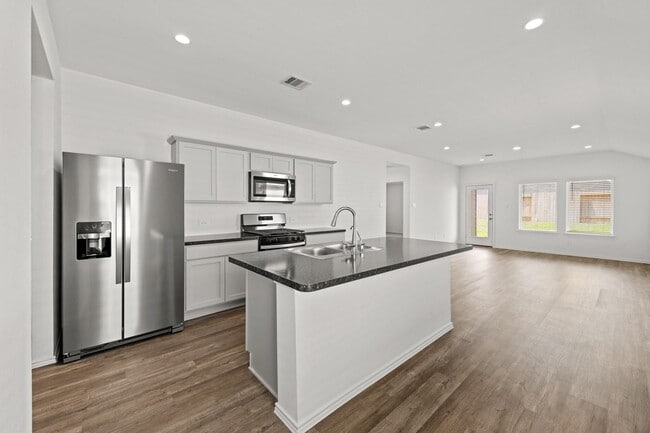 Building Photo - 5710 Sycamore Glen Dr