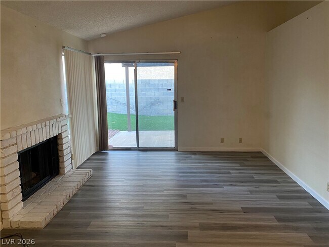 Building Photo - 5712 Swimmer Dr