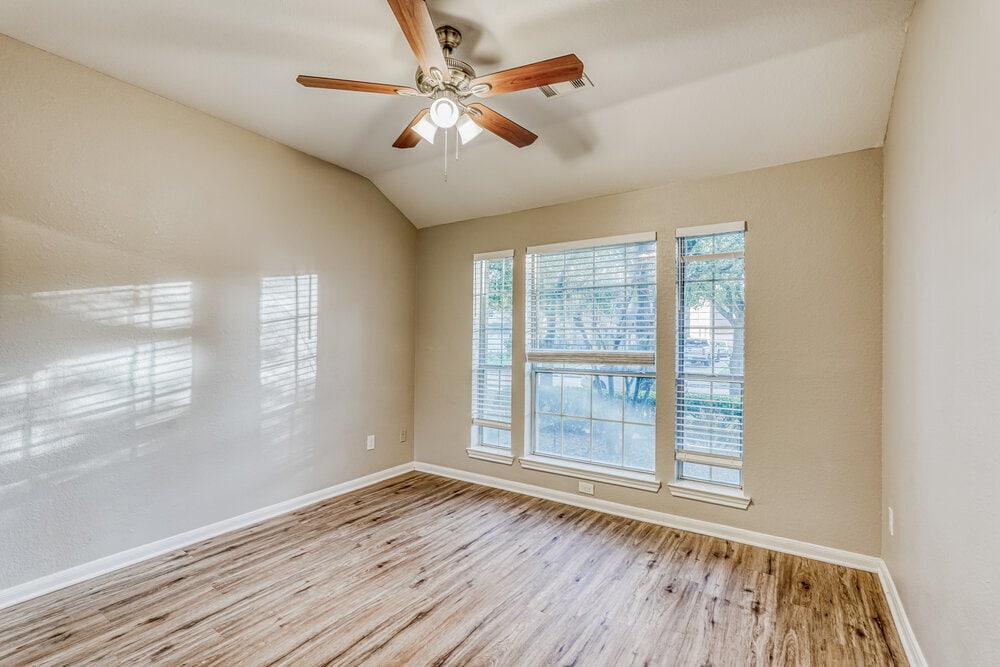 Building Photo - 1110 Bringewood Chase Dr