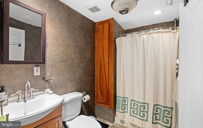 Building Photo - 308 E Miner St