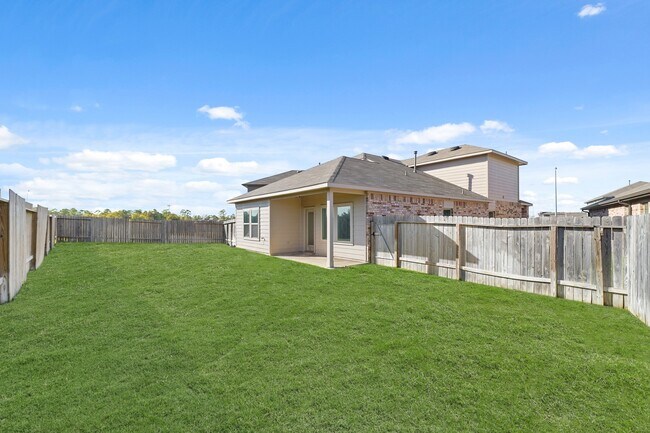 Building Photo - 2406 Silver Pr Ln