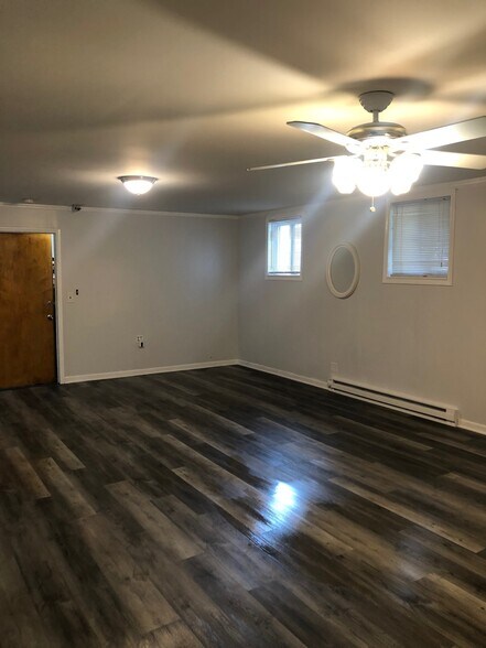 Building Photo - 4837 Grove St