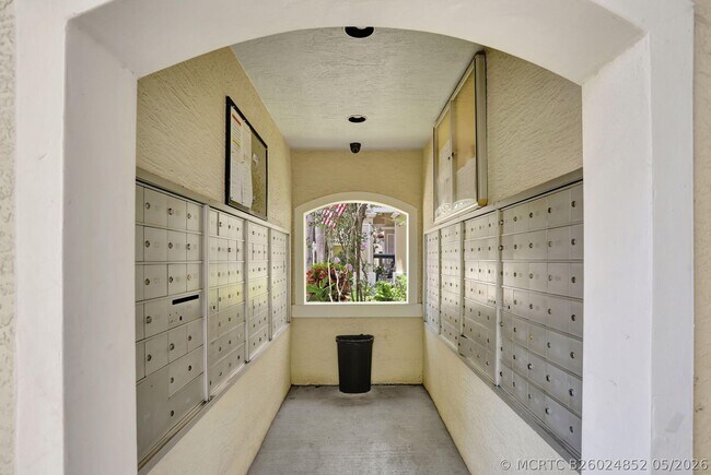 Building Photo - 5800 W Sample Rd