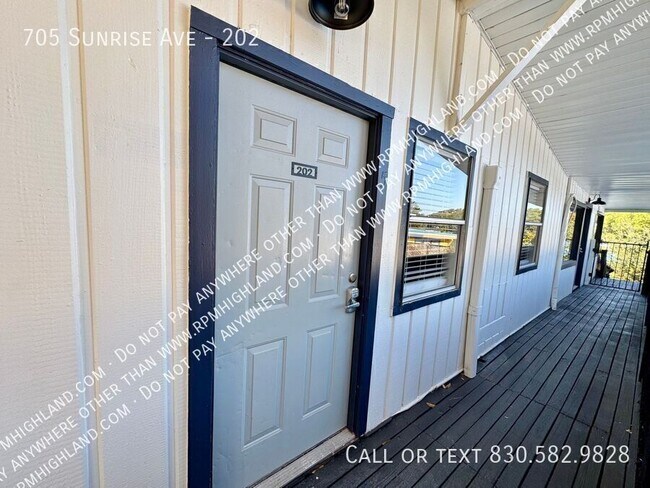 Building Photo - 705 Sunrise Ave