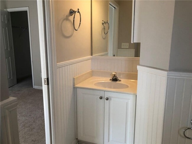 Building Photo - 16 Villa Ct SE