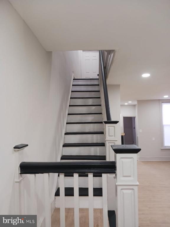 Building Photo - 265 W Fisher Ave