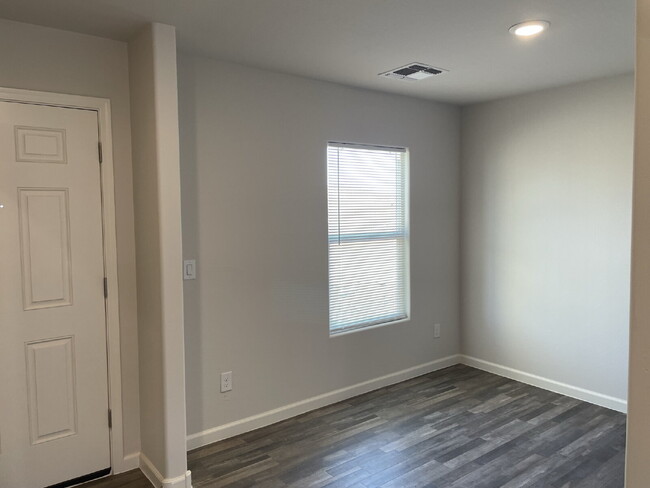 Building Photo - "Spacious 4-Bed Oasis in Coolidge, AZ – 18...