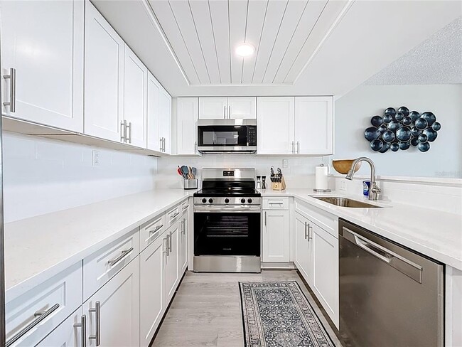 Building Photo - 400 Island Way