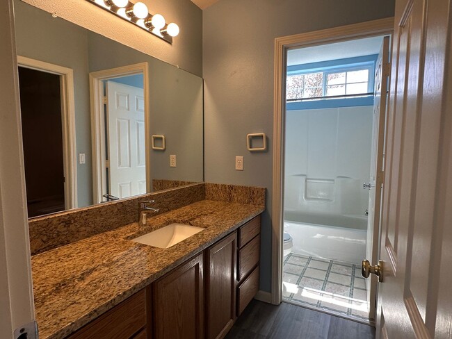 Building Photo - Beautiful 3 Bed + Bonus Room, 2.5 Bath Home!