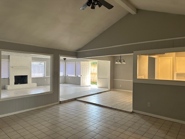 Building Photo - 7839 Vernwood St