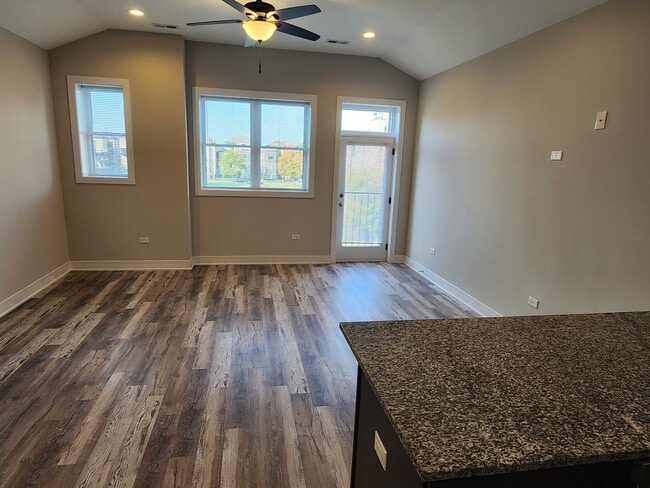 Building Photo - 6337 S Ellis Ave