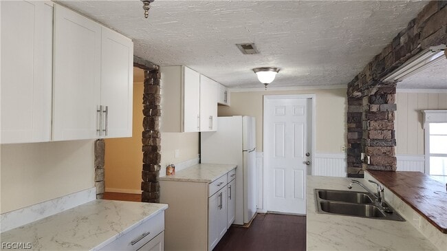 Building Photo - 2181 Brandon St