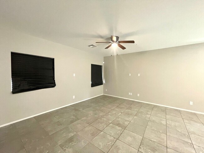 Building Photo - Beautiful Home in Valley Vista Available S...