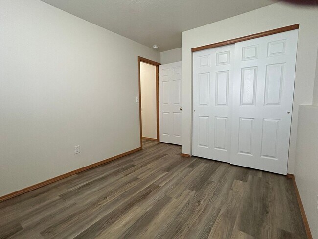 Building Photo - 7815 Deschutes Dr