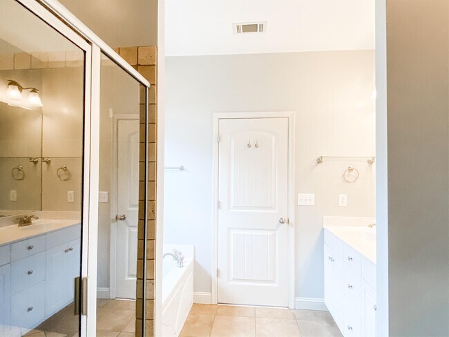 Building Photo - 22844 Rimbred Ct