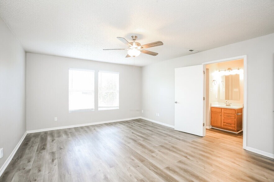 Building Photo - 8350 Ingalls Way