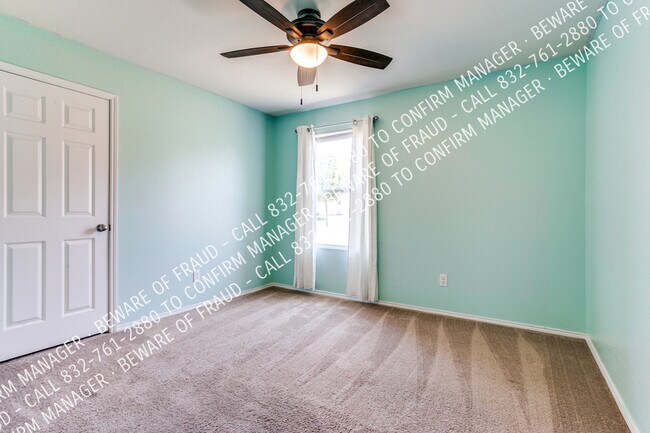 Building Photo - 1128 Foxglove Ln