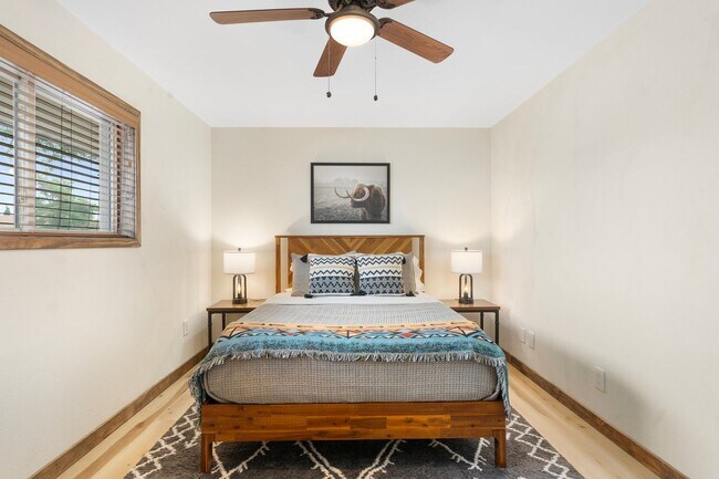 Building Photo - 9 E Del Rio Dr