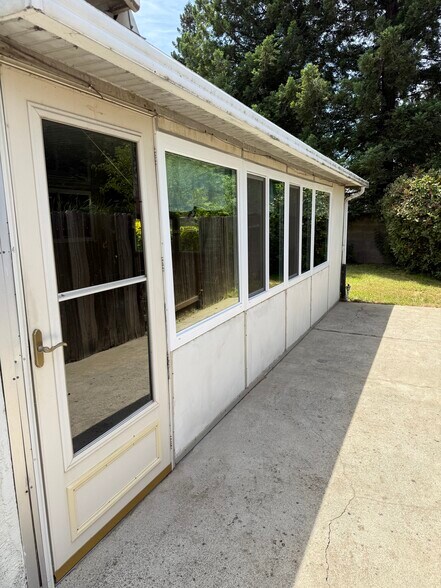Building Photo - 8944 Canberra Dr