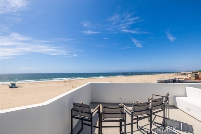 Building Photo - 536 The Strand