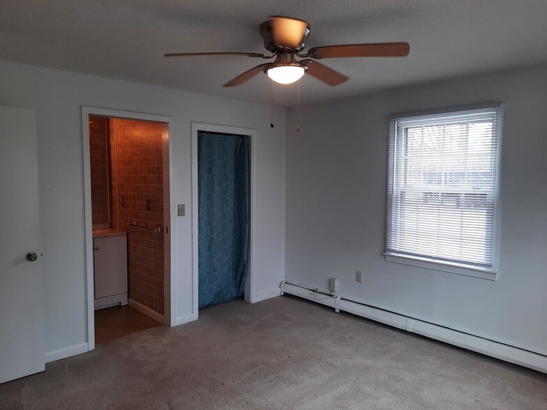 Building Photo - 3-3 Autumn Leaf Dr