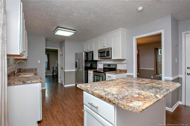 Building Photo - 1819 Eichelberger Dr