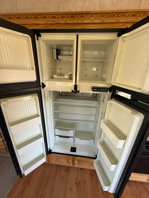 Building Photo - 911-924 24 Rd