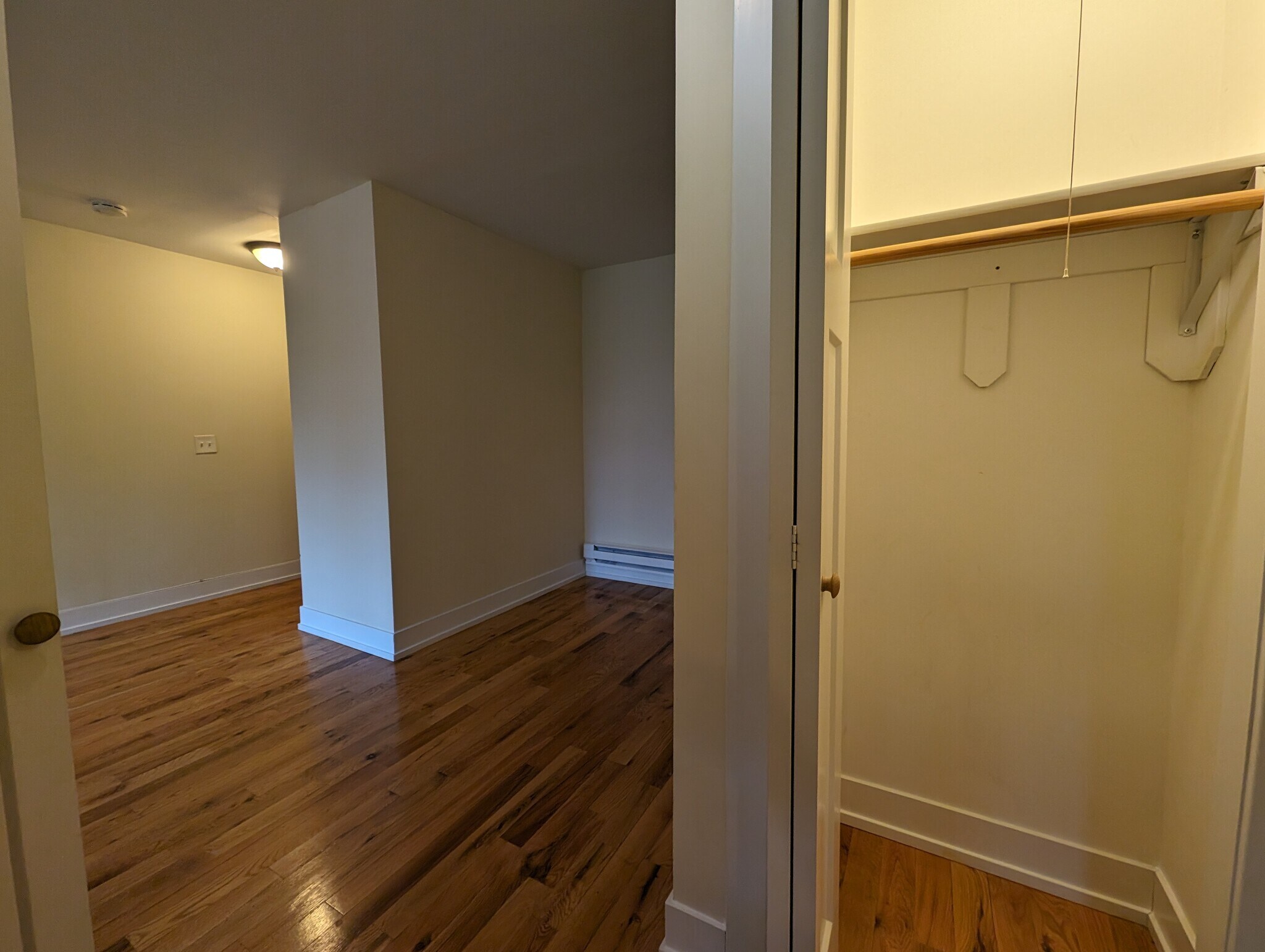 Building Photo - 557 W Arlington Pl