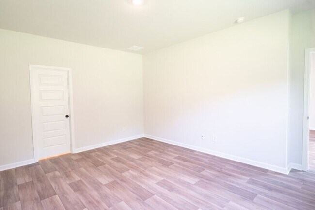 Building Photo - 142 Geranium Wy