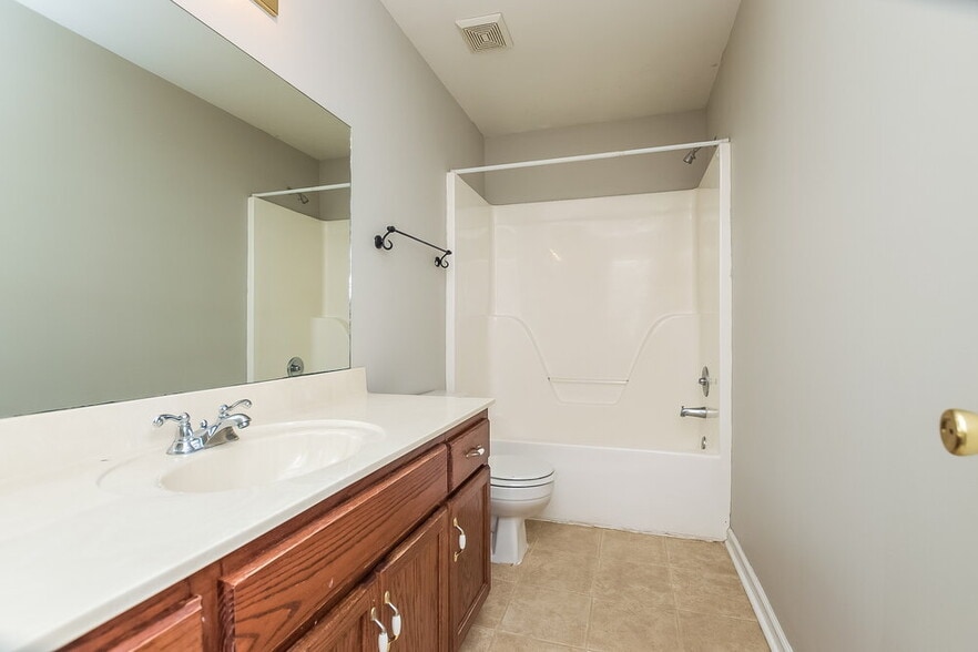 Building Photo - 4371 Shadow Ridge Dr