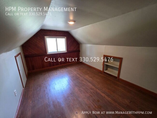 Building Photo - 2164 Penguin Dr