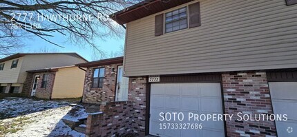 Building Photo - 2BD/1BA Duplex