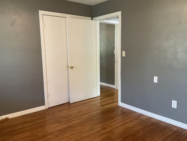 Building Photo - Single-Family Home | 3 Bedrooms | 2 Bathrooms