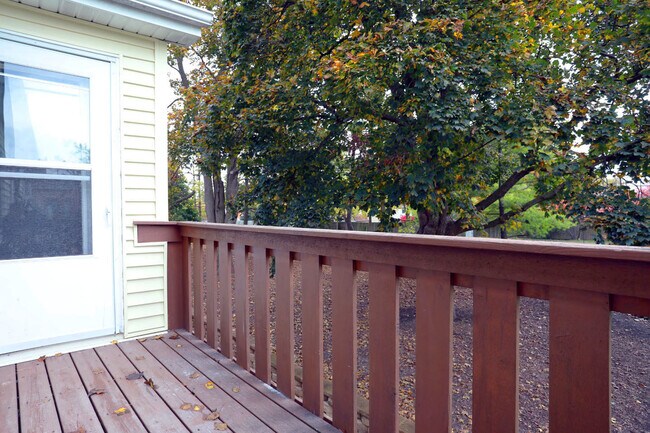 Building Photo - 675 Greenfield Ct