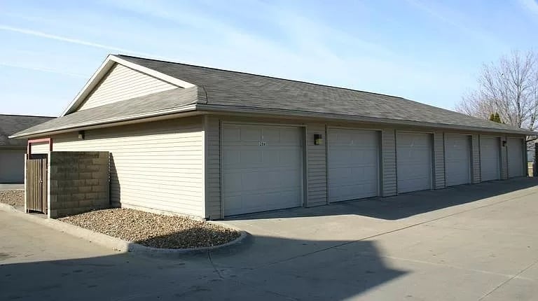 Building Photo - 40 Zeller Ct