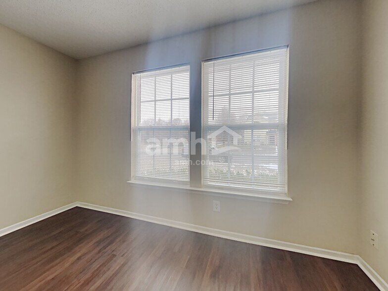 Building Photo - 1268 Weston Dr