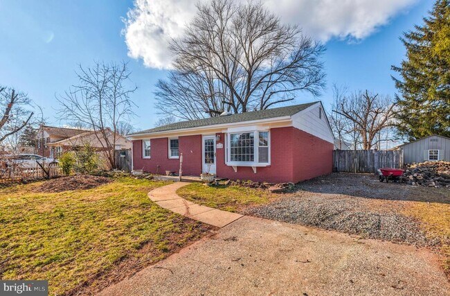 Building Photo - 4114 Lees Corner Rd