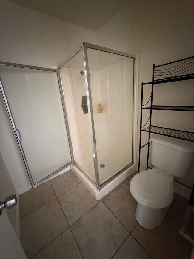 Building Photo - Beautiful Condo in Serene Montebello HOA Community – Pool, Spa & Prime Location