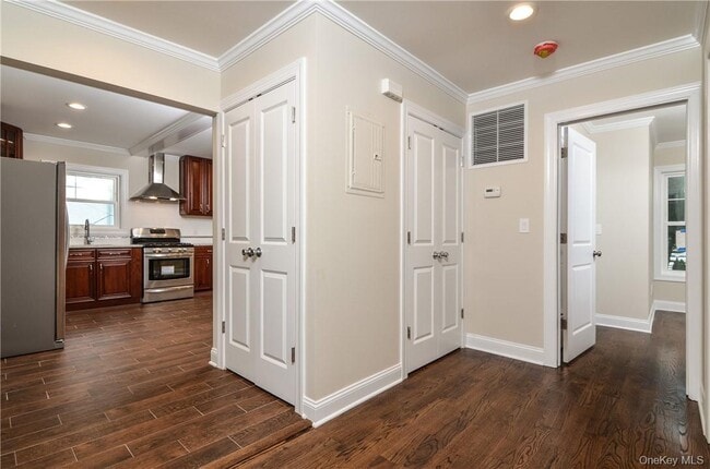 Building Photo - 304 Battle Ave